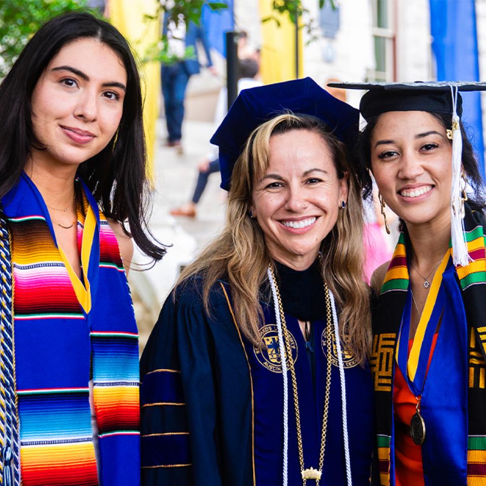 Ella Ochoa, President Fuentes and Alexis Reed posing for a photo at Spring Commencement 2023