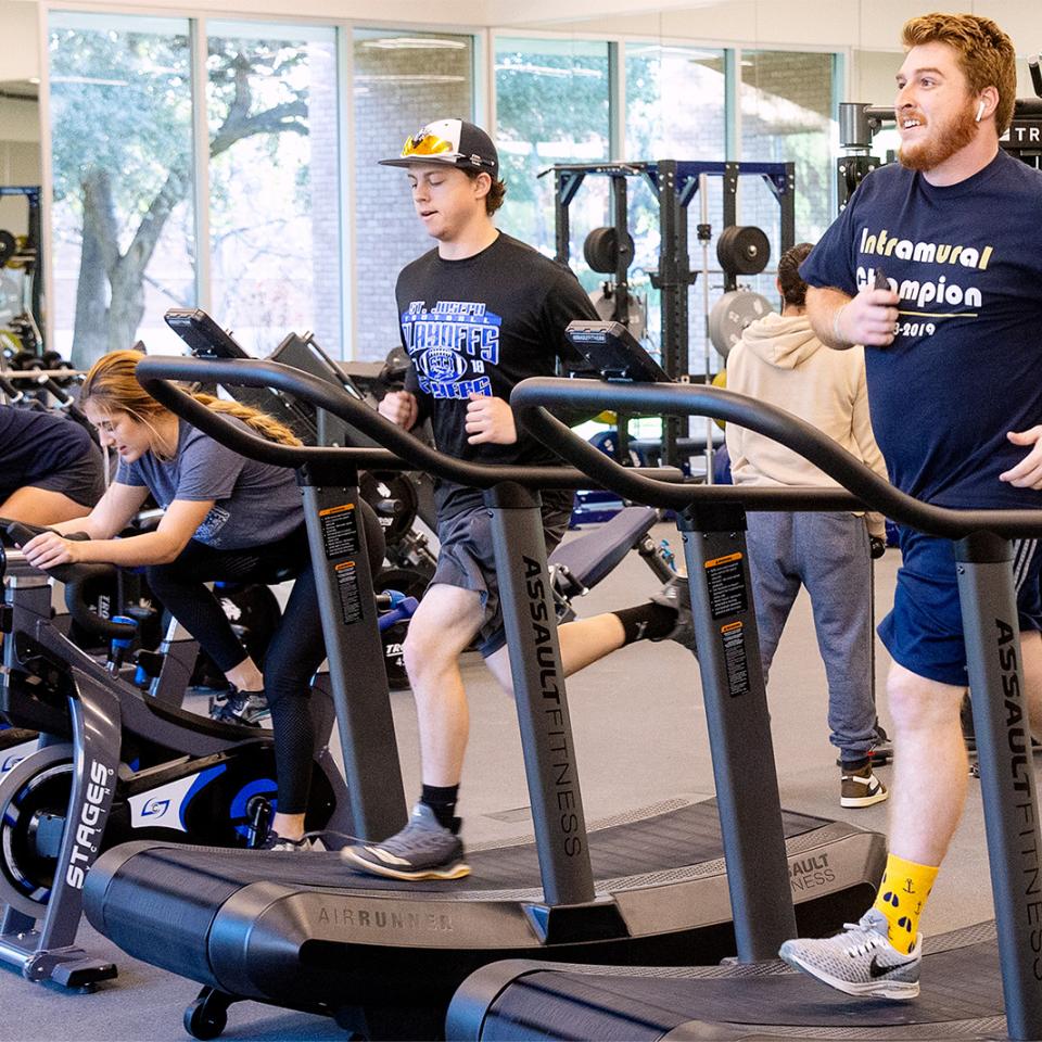 student running on the treadmill at the RAC