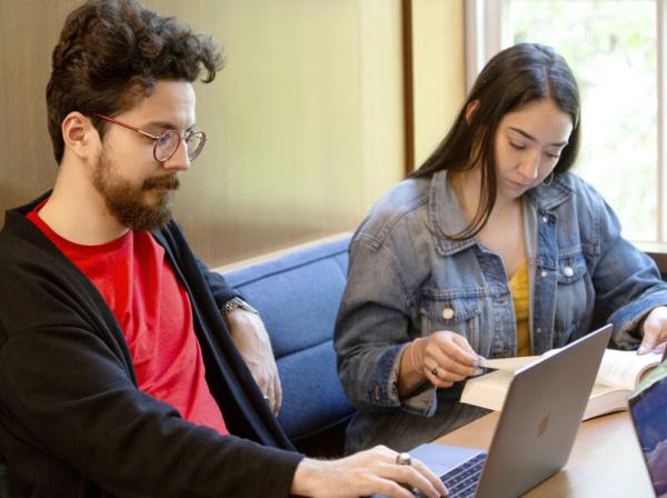 students on their laptop