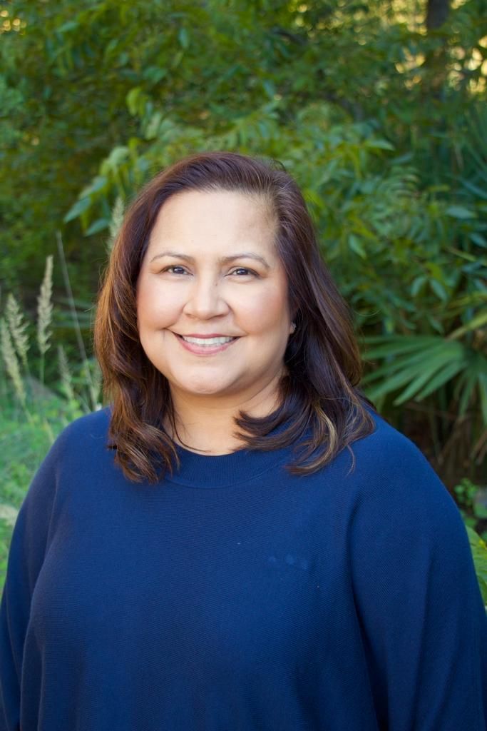 Headshot of Dora Perez